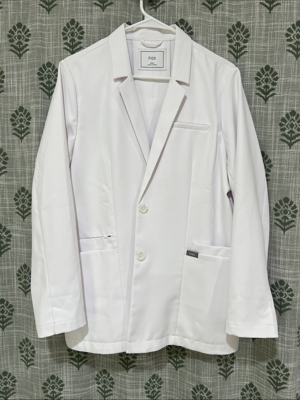 FIGS women’s  White Medical scrubs jacket with Notch Lapel